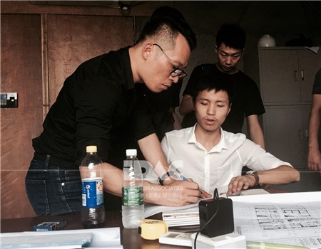 半年的時(shí)間，世界上發(fā)生了什么？